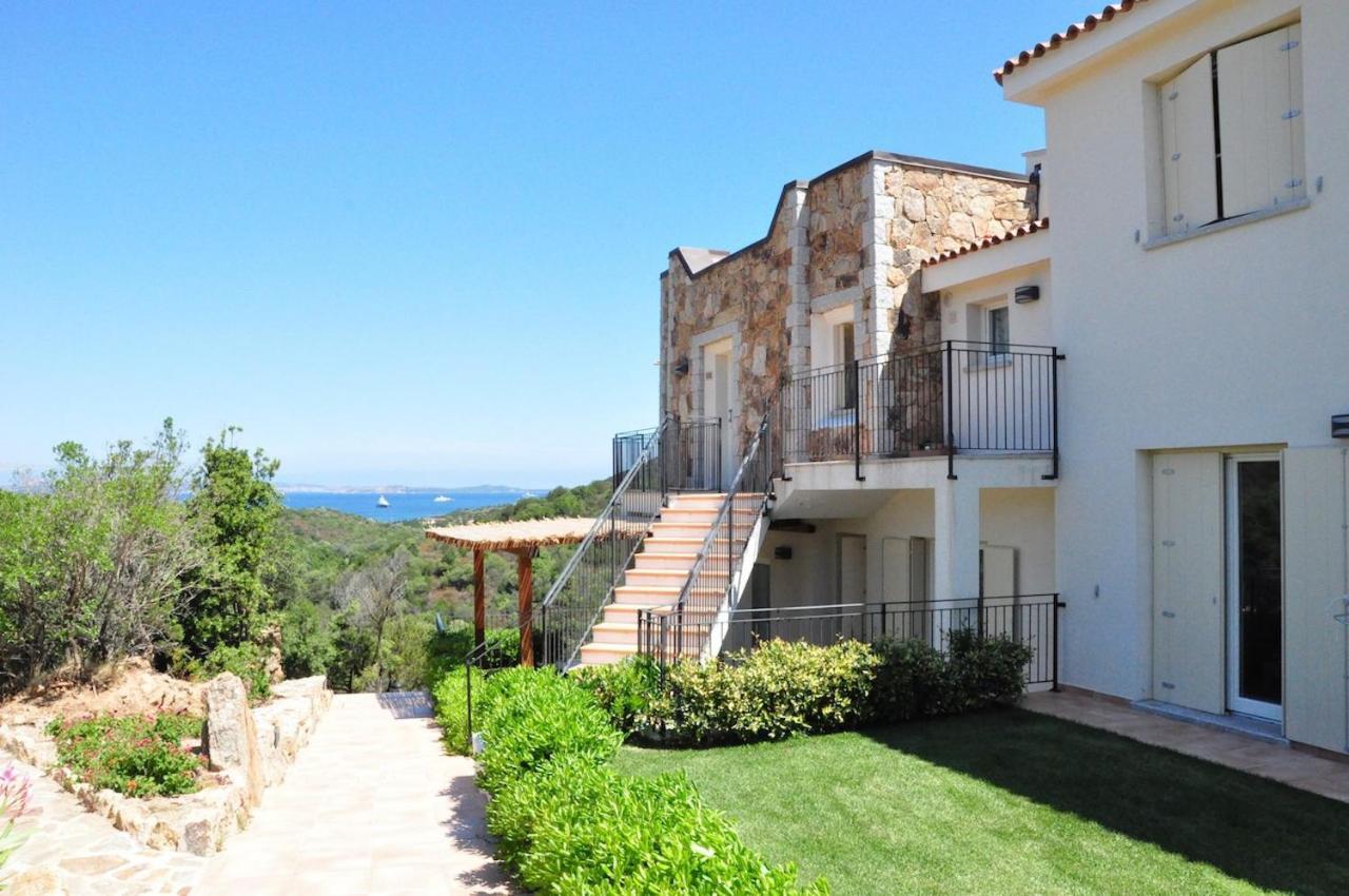 Residence Con Piscina A 4 Km Da Baja Sardinia Cala Bitta Exterior foto